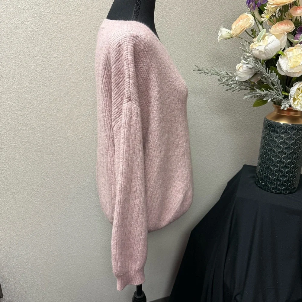DKNY Blush Pink Ribbed Knit Sweater L Soft Cozy Crewneck Pullover Winter - Picture 4 of 7